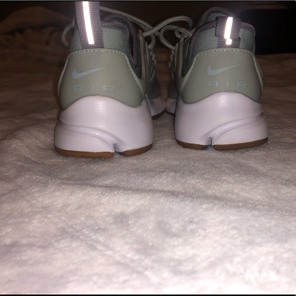 Nike - Picture 4 of 4